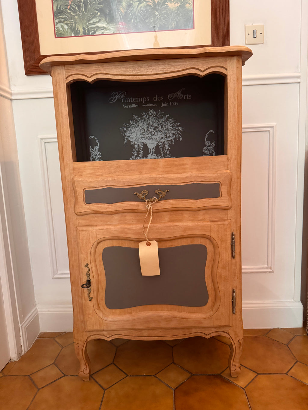 Meuble d'appoint chiné — Style Louis XV upcyclé
