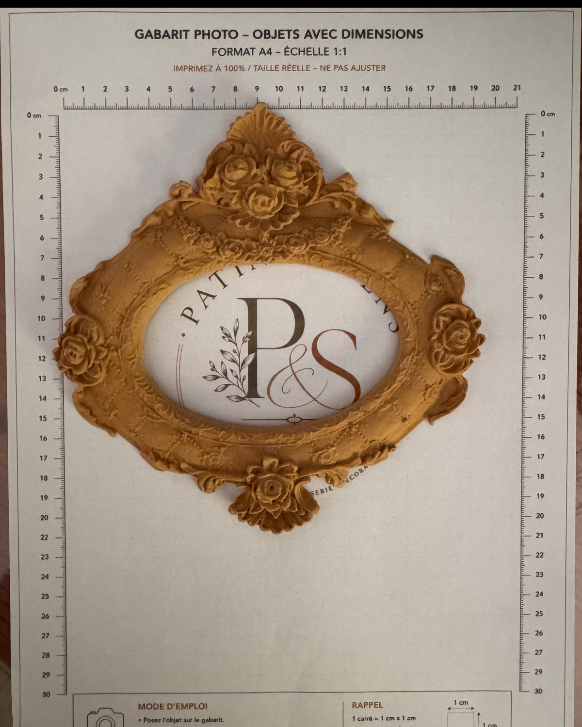 Ornement WOODWILL appliqué sur seau décoratif